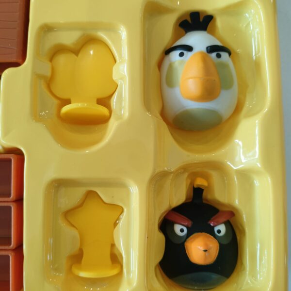 Mattel Angry Birds Mega Smash Board Game - Contents