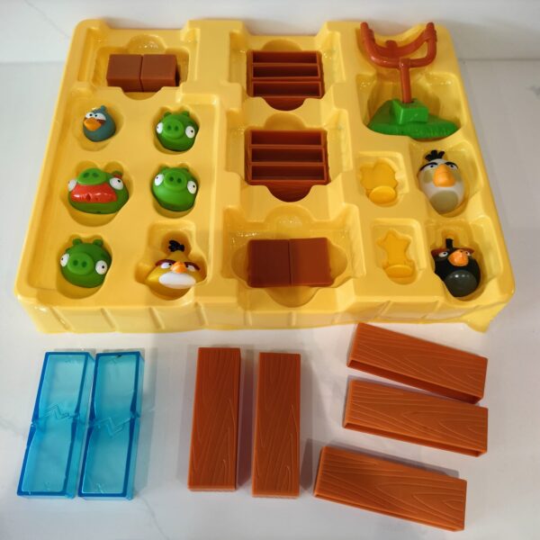 Mattel Angry Birds Mega Smash Board Game - Contents